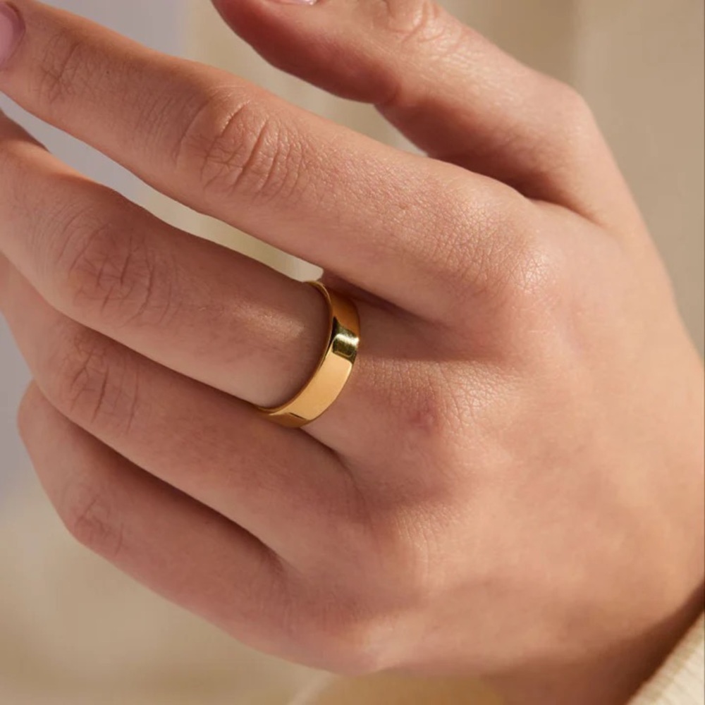 Aria fine ring brook & york - thick gold band/ring size 7